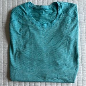 Lululemon Metal Vent Short Sleeve Tee